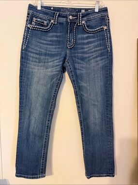 Miss Me Women's Medium Blue Boyfriend Capri Jeans with Contrast Stitching